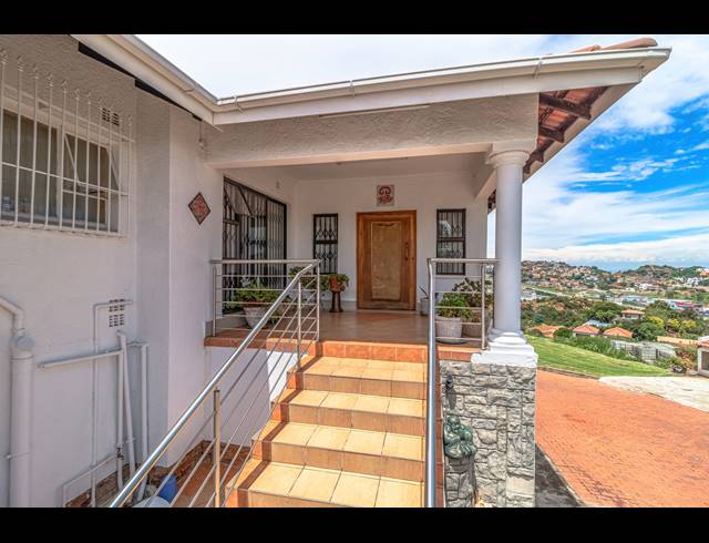 4 BEDROOM HOUSE FOR SALE IN OAKDENE